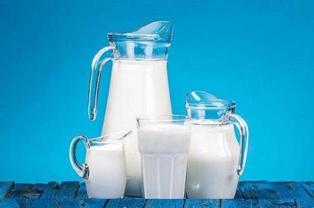ارتباط مصرف شیر و ریسك مبتلاشدن به سرطان سینه