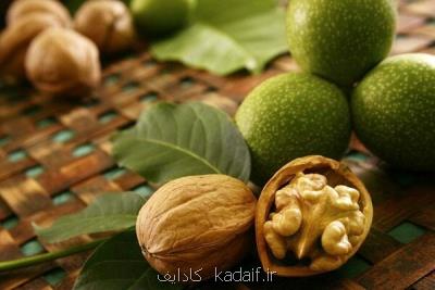 مصرف گردو با کاهش خطر مبتلا شدن به بیماری های قلبی عروقی مرتبط می باشد