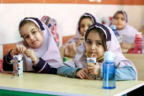 آیا امسال دانش آموزان در مدرسه شیر می خورند!